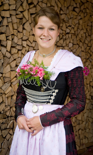 rot-schwarzes Seidenmieder