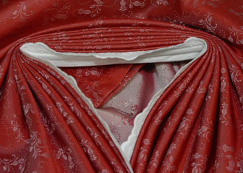 Miedertüchl mit Zierstich in rot